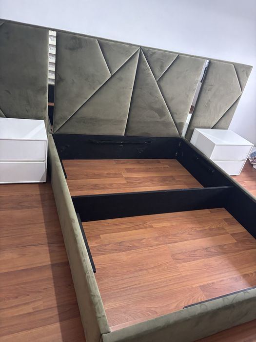 Cama+colchão+cabeceira e espelho