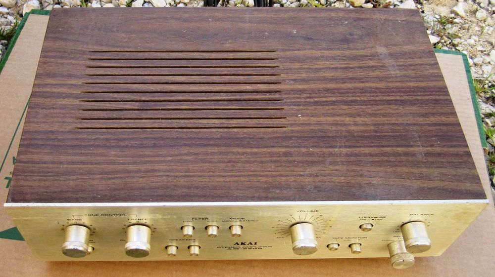 Amplificador AKAI 2200