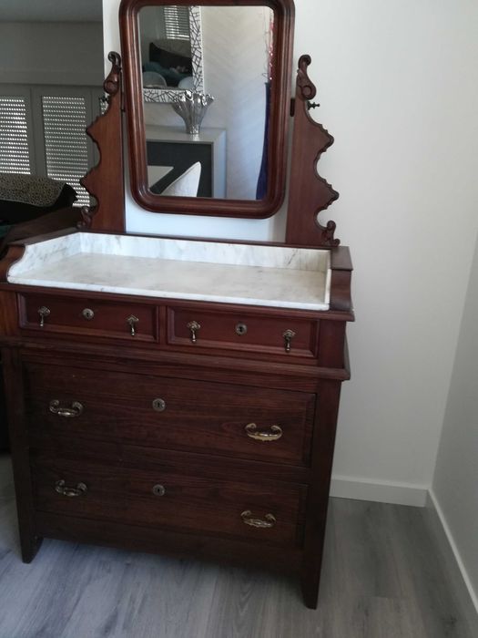 móvel antigo totalmente restaurado