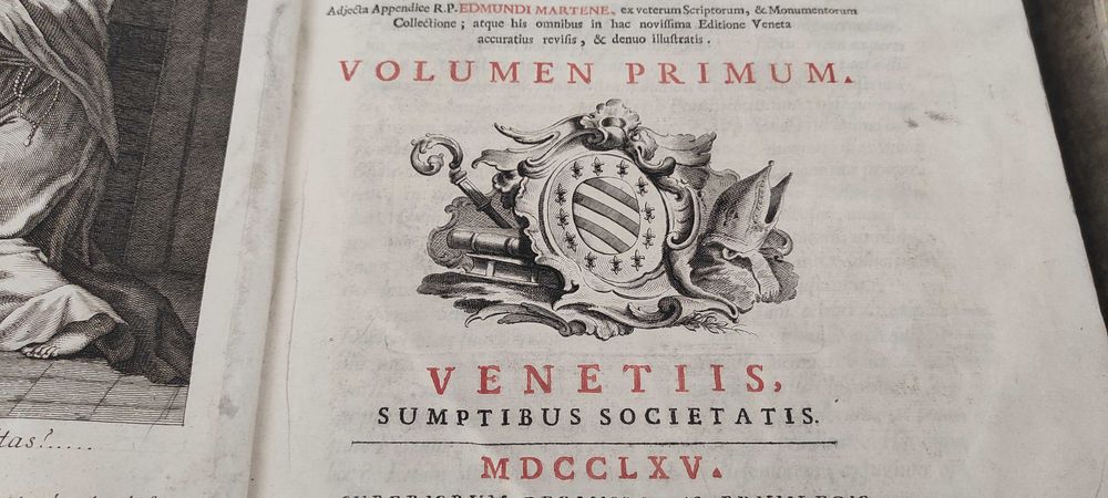 Старинные книги фолианты. Философские трактаты  Аббата Преви.