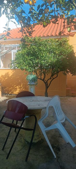 Arrendam-se Quartos a estudantes em moradia junto ao politécnico de Tomar.