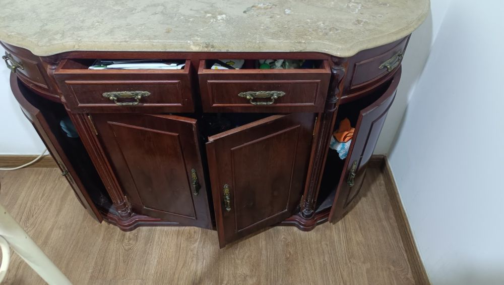 Móvel antigo para restauro