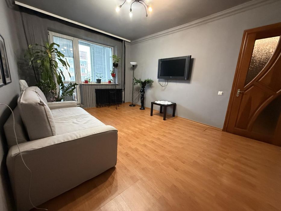 Продаж 2-кімнатної квартири по вул. Зубрівській — вигідна пропозиція!