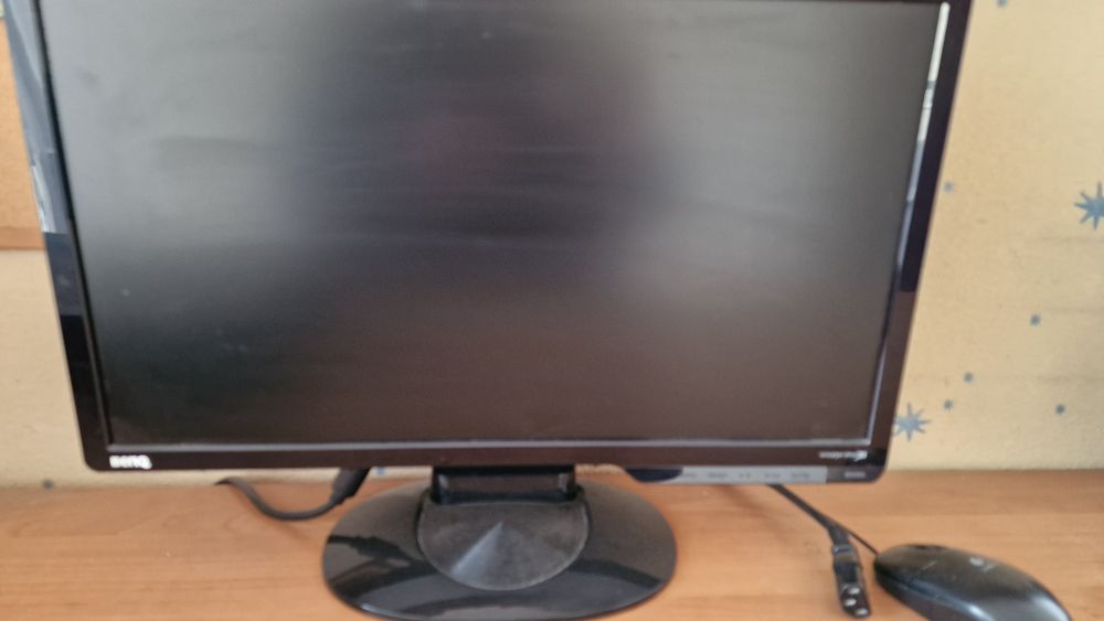 Monitor BENQ  ET-0030-B  razem z przewodami GWARANCJA  ROZRUCHOWA