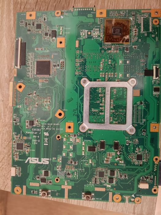 Sprzedam części z laptopa ASUS – wszystko widoczne na zdjęciach.