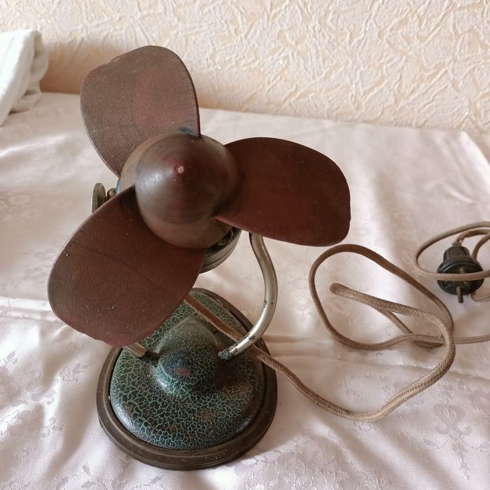 Вінтажний радянський настільний вентилятор