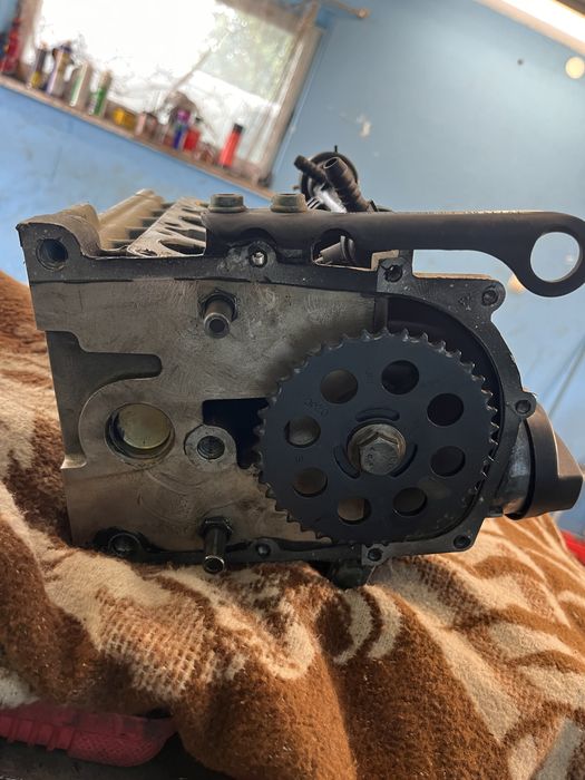 Głowica silnika kompletna silnik AWY