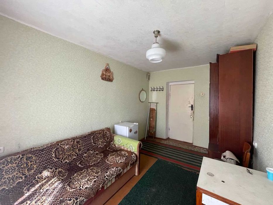 Продаю комнату в общежитии ( Р-н Центр.рынка ) и1