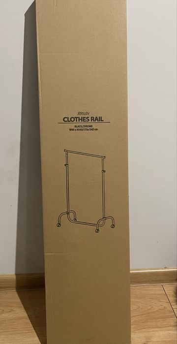 Wieszak stojak na ubrania
