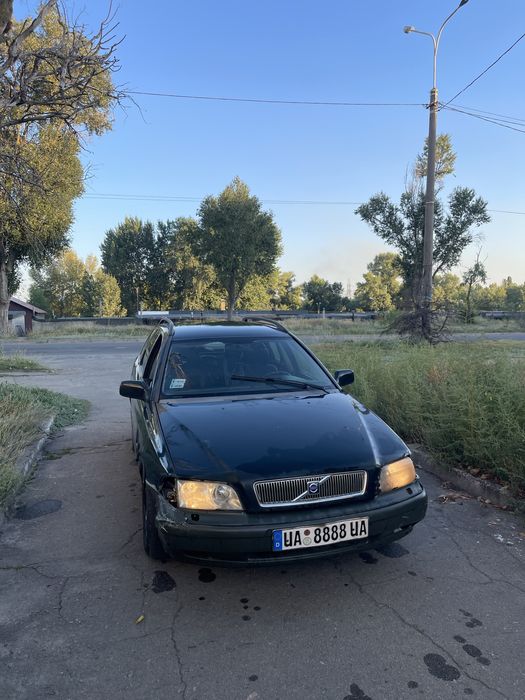 Продам Volvo V40 1.9 дизель