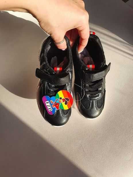 Кроссовки на мальчика