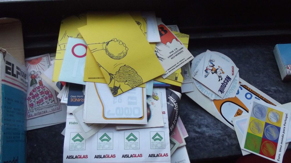 Coleção de selos e autocolantes