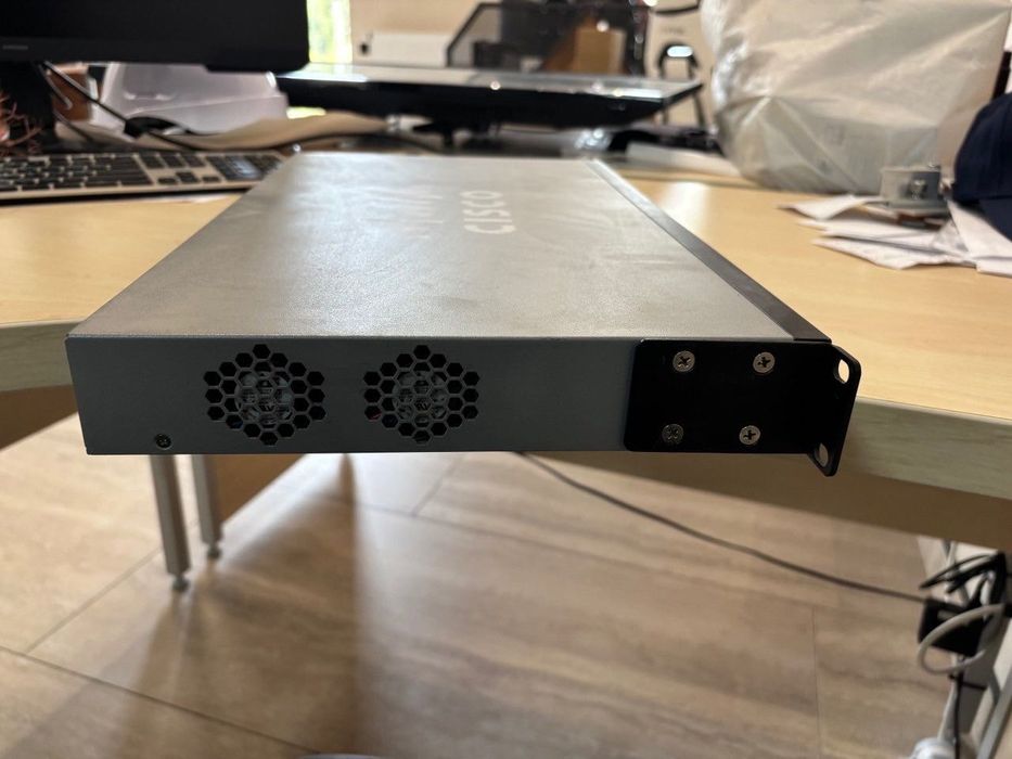 Cisco Switch SG 300-52   52 порти