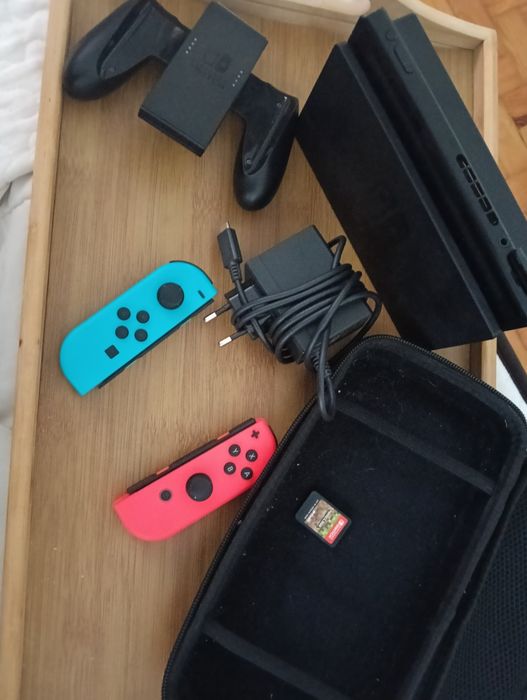 Nintendo Switch V2  em perfeito estado Único Dono