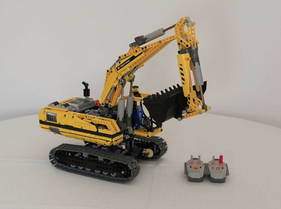 Lego Technic 8043 - Koparka / Motorized Excavator