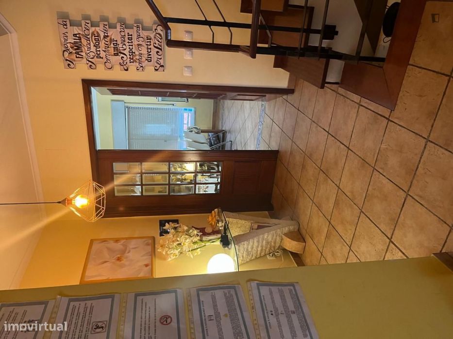 Quarto - localizado em Benfica Lisbon