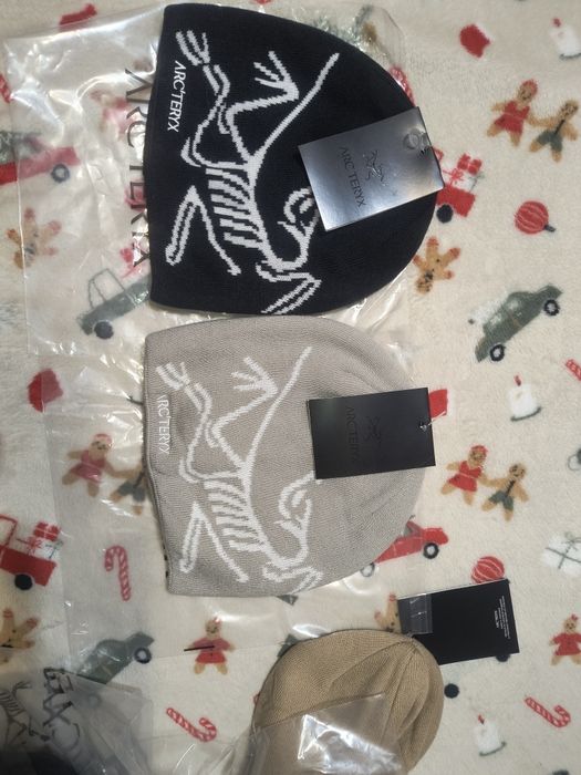 Zestaw czapek Arc'teryx szara i czara