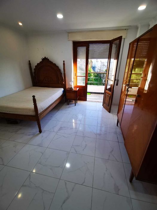 Quarto para CASAL em Azambuja c/ Varanda