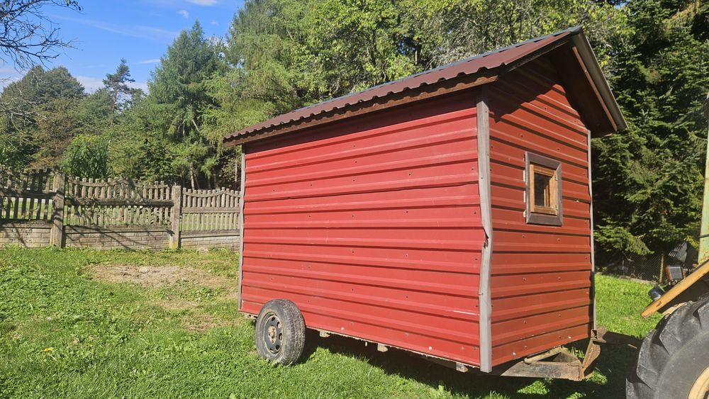 Mobilny domek gospodarczy / narzędziowy na kołach