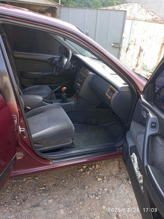 Автомобіль Toyota Carina-E