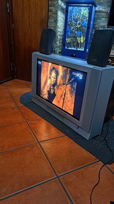 Vendo esse tv usado à funcionar 100%