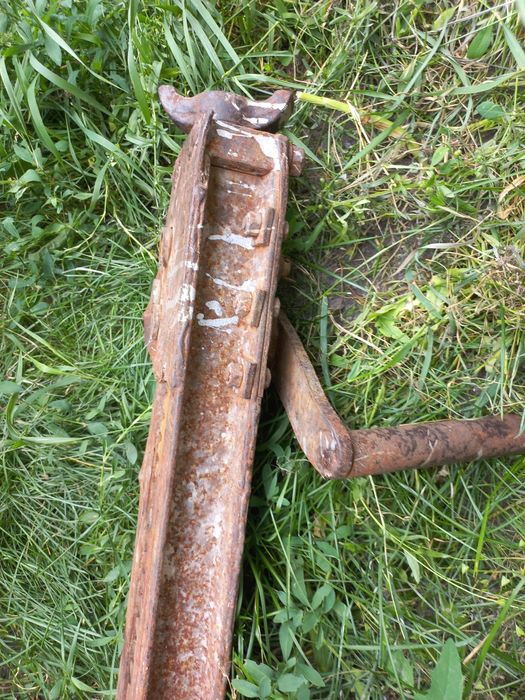 Домкрат реечный .