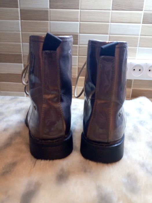 Ботинки берцы женские демисезон зима.  Германия Лаковая кожа Размер 41