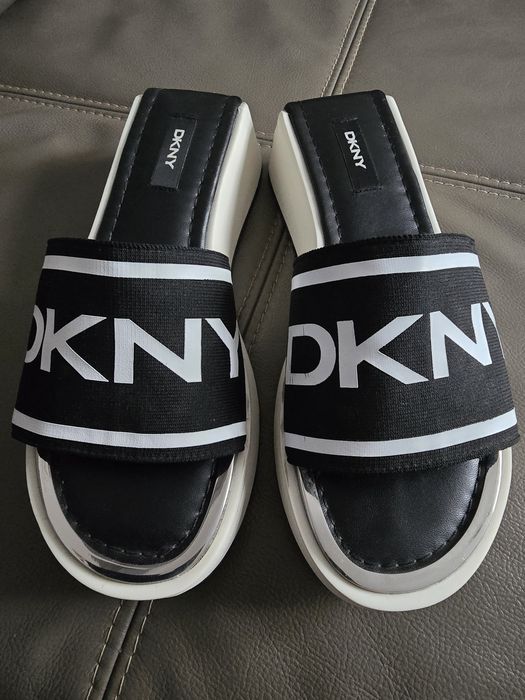 Klapki marki DKNY - NOWE