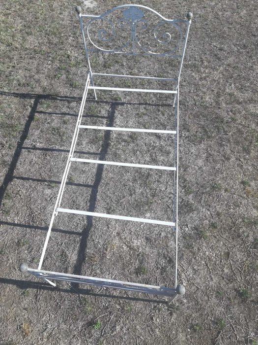 Cama de ferro antiga (1940)