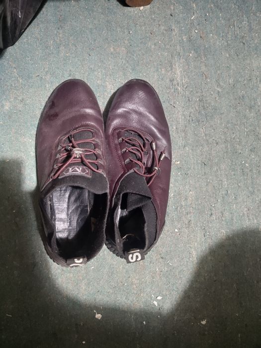 Кросівки жіночі розмір 39