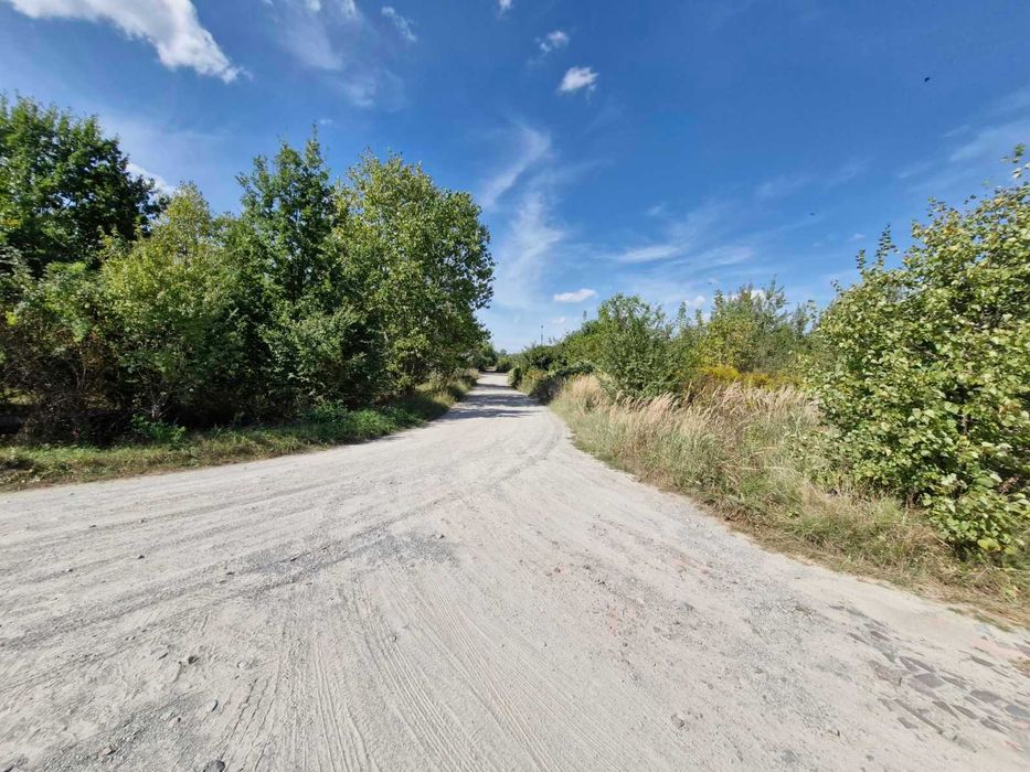 Ділянка на початку Іванівки з фундаментом. (26149411)