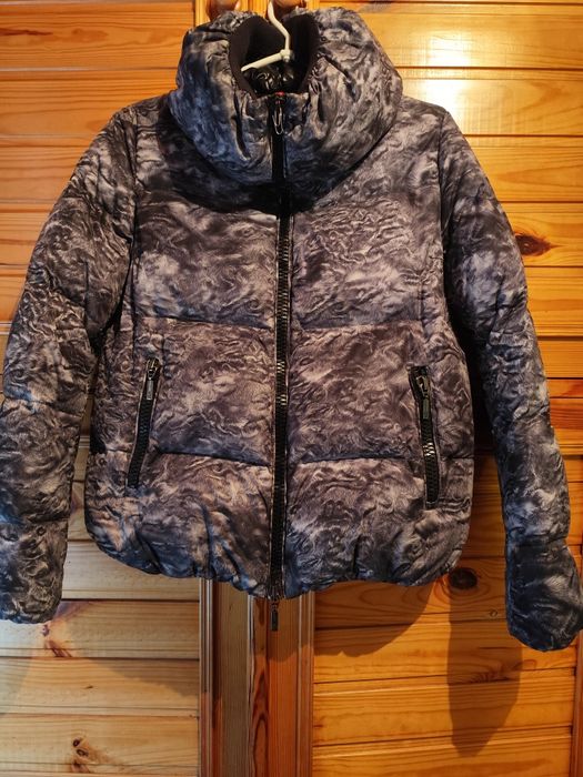 Пуховик жіночий MONCLER