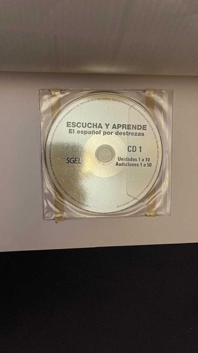 Książka “Escucha y aprende: Ejercicios de compesion auditiva” + CD