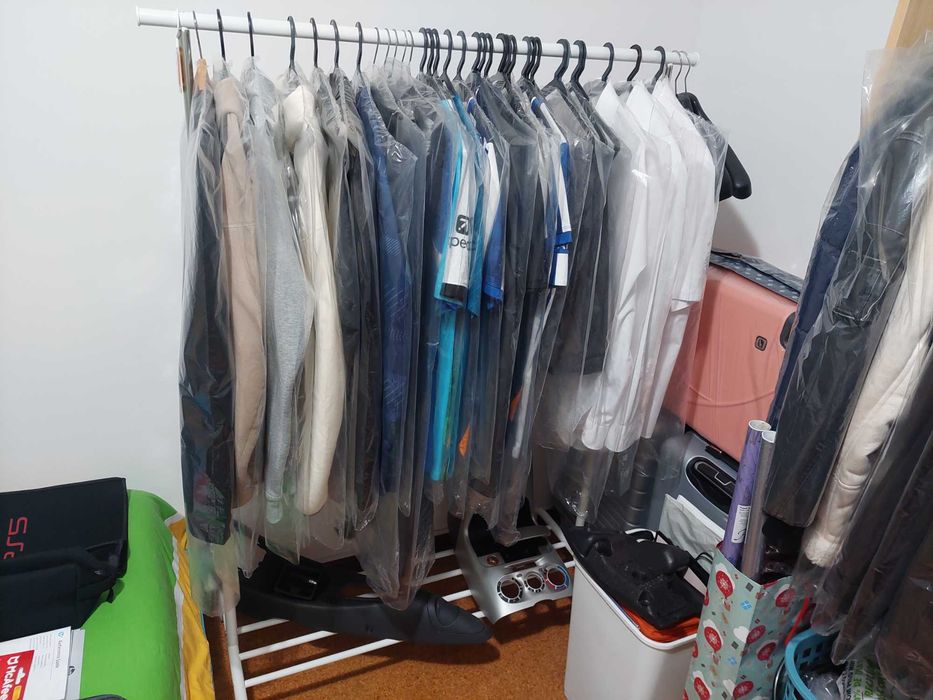 2 charrios um ikeia e outro homa