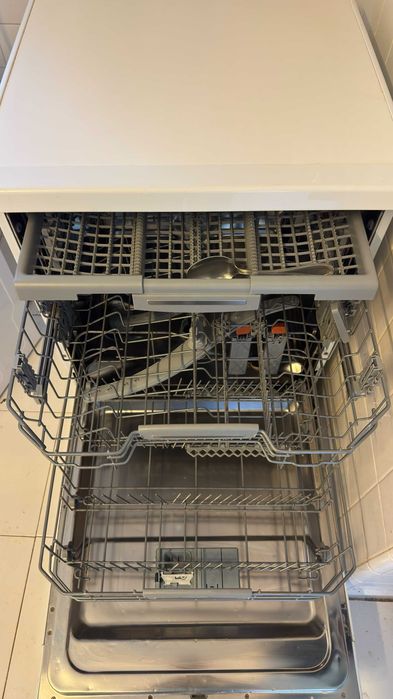 Máquina de Lavar Loiça Hotpoint LFF 8S112
