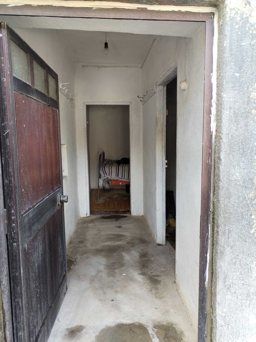 Casa bem cituada vista original com varanda e churrasqueira s