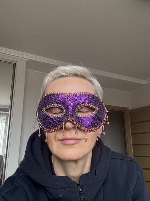 Маска карнавальна нова