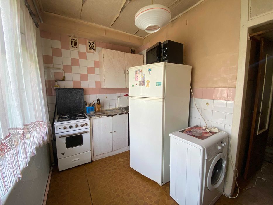 Продаж  3 к.  квартири  Дарницька площа,  Харківське шосе 4/1