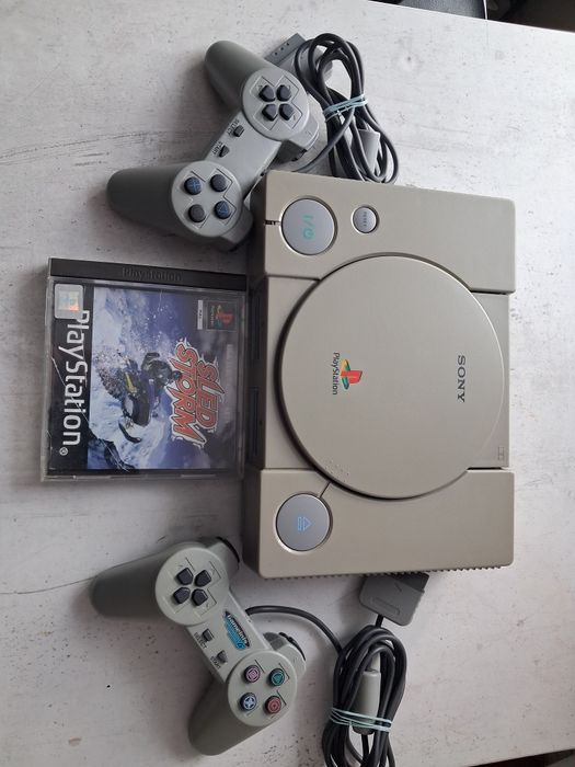 PlayStation 1 ,2 pady plus jedna gra