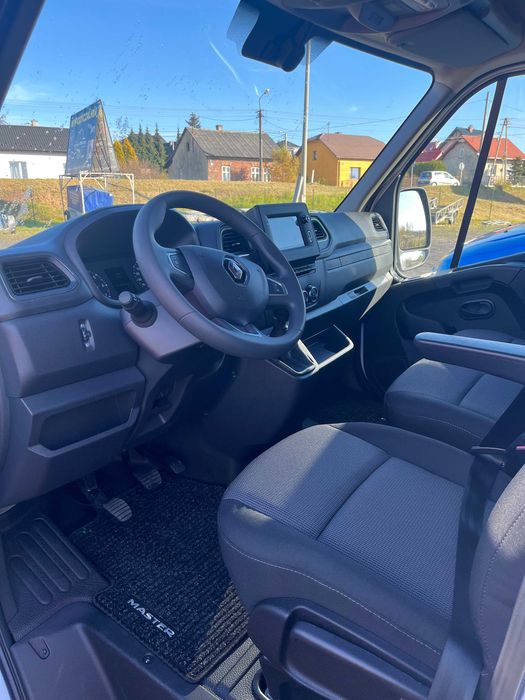 Wynajem Wypożyczalnia Bus Blaszak Nowy Renault Master L3H2