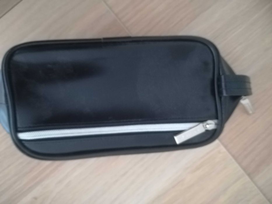 Bolsa preta (necessaire) unisexo- NOVO