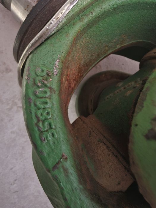 Półoś napędowa John Deere
