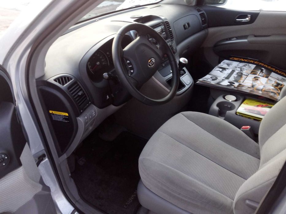 Kia Carnival 2010r.