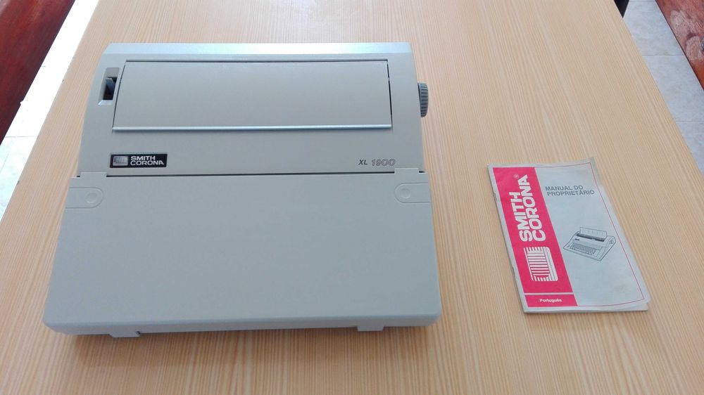 Máquina de Escrever Electrónica Smith Corona XL 1900
