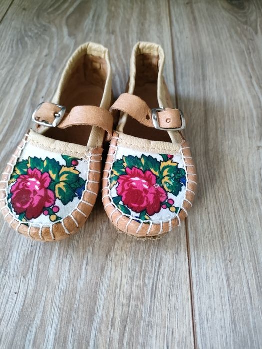 Kapcie góralskie dla dziewczynki