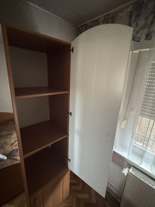 Szafa nocna z lustrem