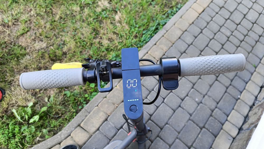 продам електро самокат Electric Scooter