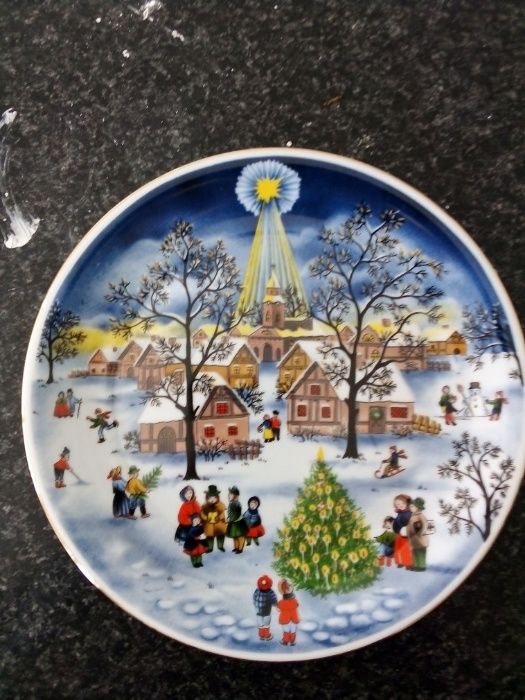 Pratos em porcelana de colecção