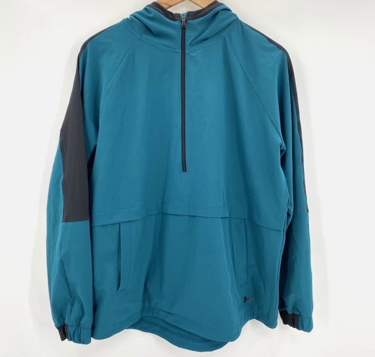 Жіноча куртка M  Under Armour, легка, синя, вітровка HeatGear для бігу