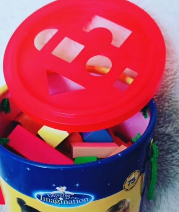 Caixa da Universe of imagination blocos de madeira verdadeira pintados